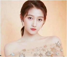 背景深厚的女明星,揭秘背景深厚的女明星传奇人生